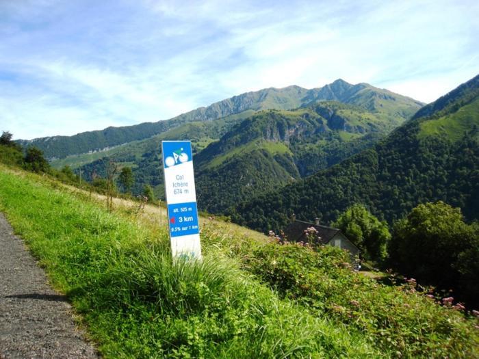 Gites Communaux A Lourdios Exterior foto